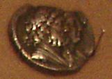 Греческий бог Зевс и египетская богия Исида. Монета Птолемея 4. Эрмитаж. Фото Лимарева В.Н.